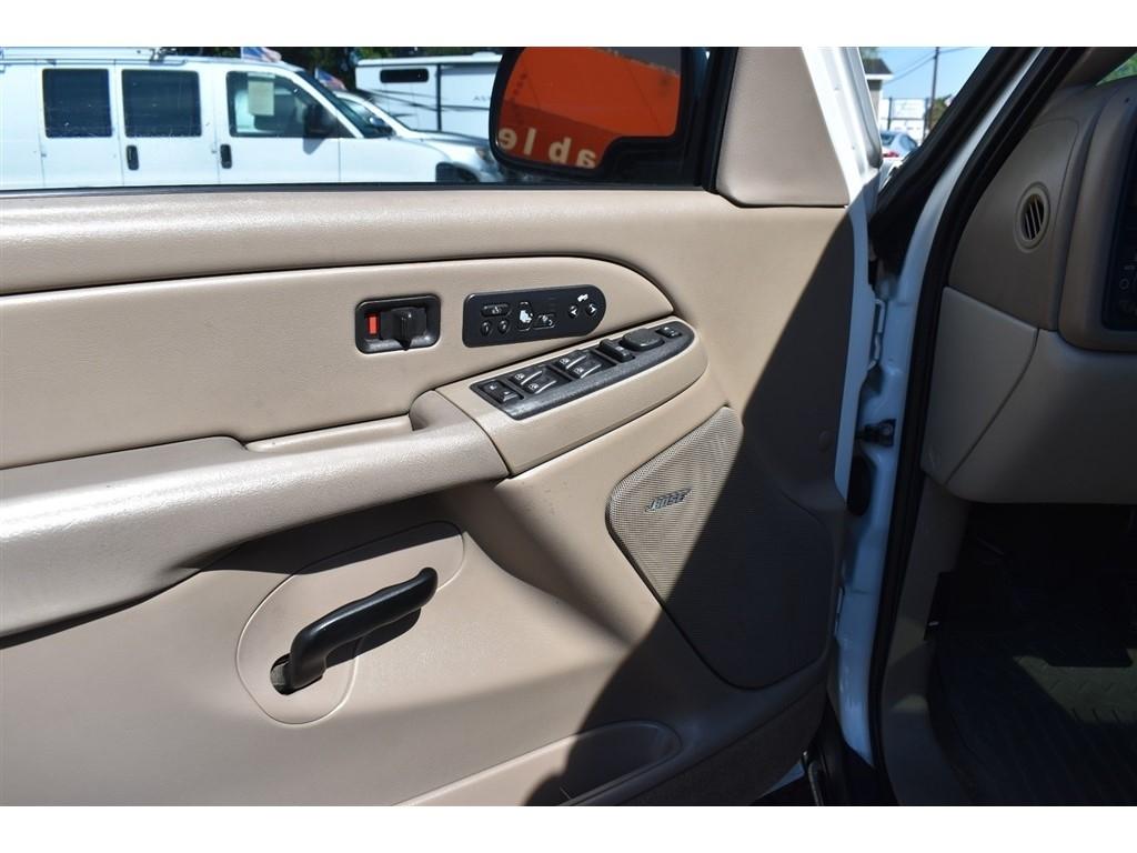 Chevrolet Avalanche 1500 5dr Crew Cab 130" WB 4WD Z71 2005