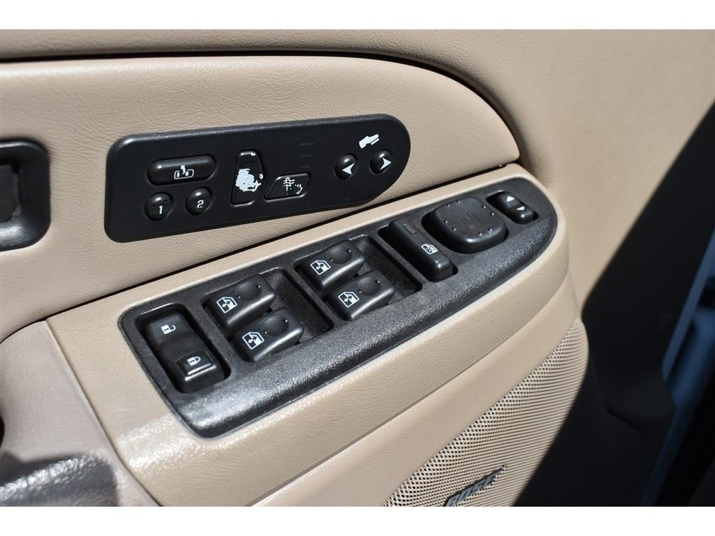 Chevrolet Avalanche 1500 5dr Crew Cab 130" WB 4WD Z71 2005