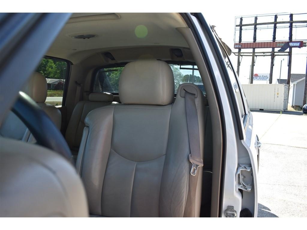 Chevrolet Avalanche 1500 5dr Crew Cab 130" WB 4WD Z71 2005