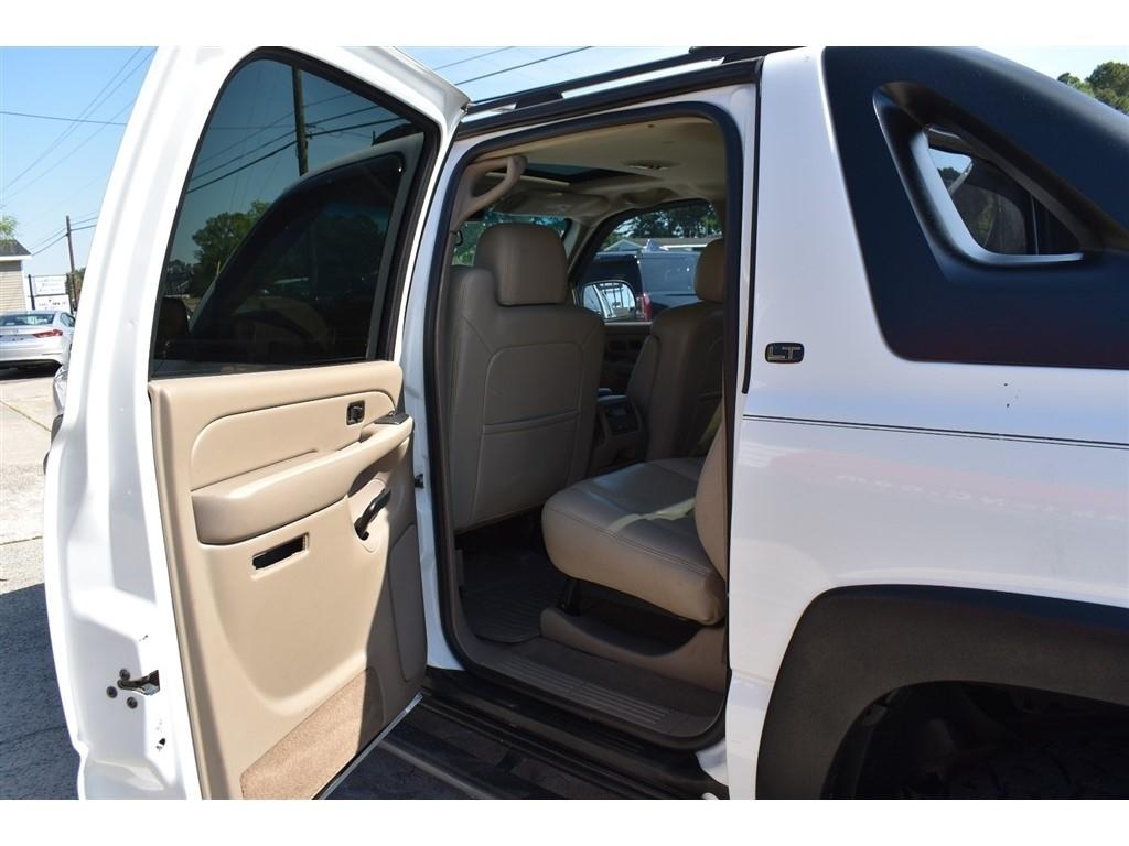 Chevrolet Avalanche 1500 5dr Crew Cab 130" WB 4WD Z71 2005