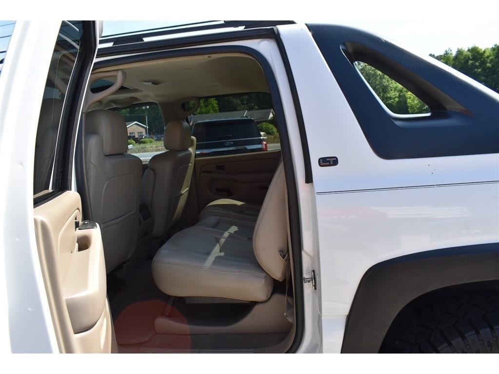 Chevrolet Avalanche 1500 5dr Crew Cab 130" WB 4WD Z71 2005