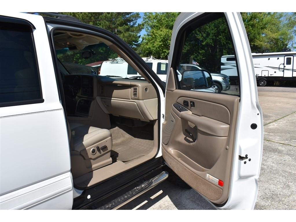 Chevrolet Avalanche 1500 5dr Crew Cab 130" WB 4WD Z71 2005
