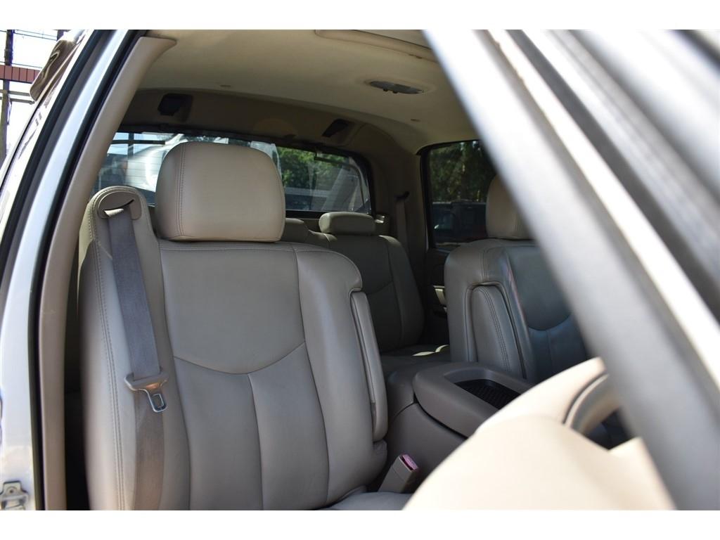 Chevrolet Avalanche 1500 5dr Crew Cab 130" WB 4WD Z71 2005