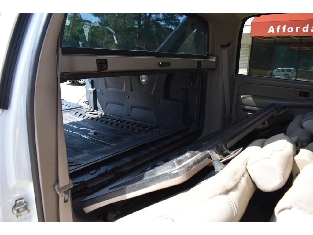 Chevrolet Avalanche 1500 5dr Crew Cab 130" WB 4WD Z71 2005