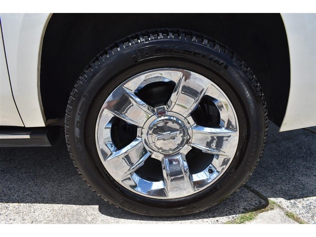 Chevrolet Suburban 4WD 4dr LTZ 2015