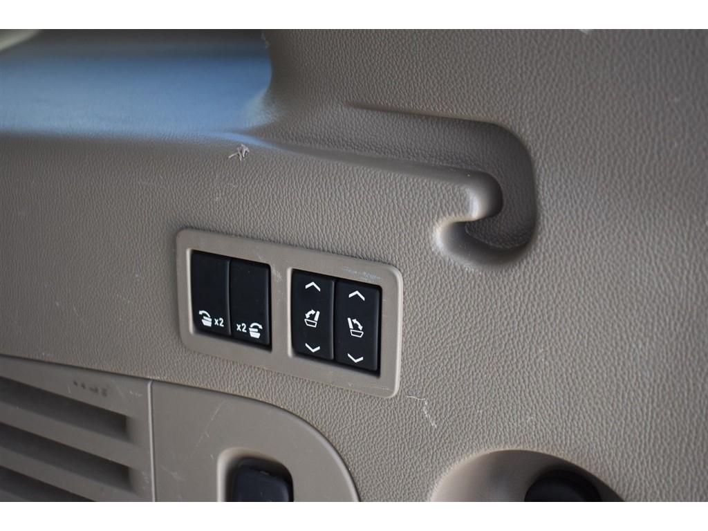 Chevrolet Suburban 4WD 4dr LTZ 2015