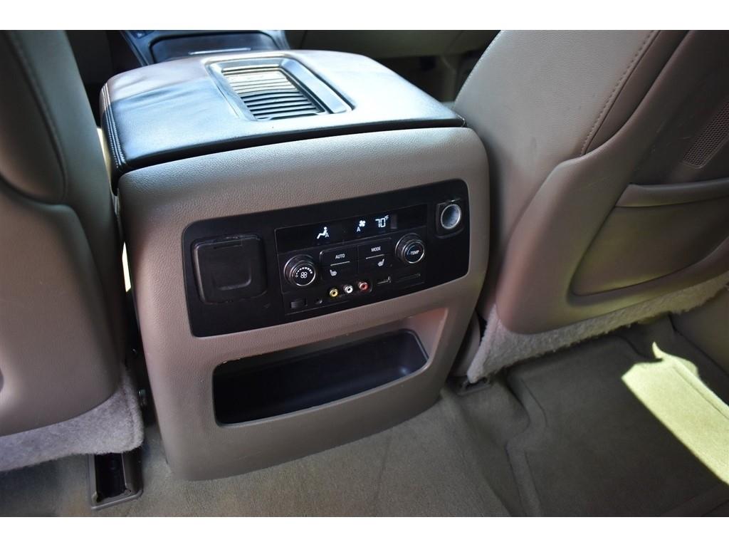 Chevrolet Suburban 4WD 4dr LTZ 2015