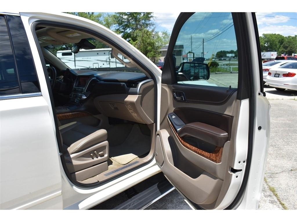 Chevrolet Suburban 4WD 4dr LTZ 2015
