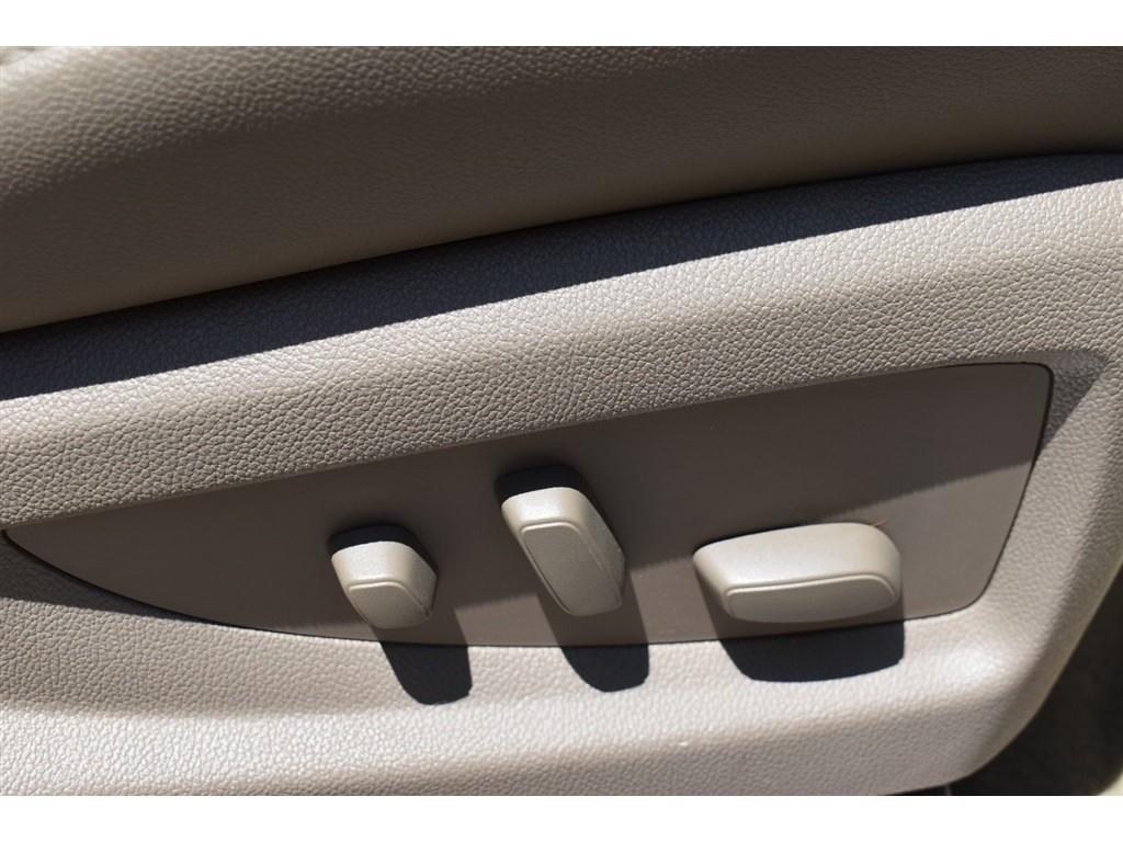 Chevrolet Suburban 4WD 4dr LTZ 2015