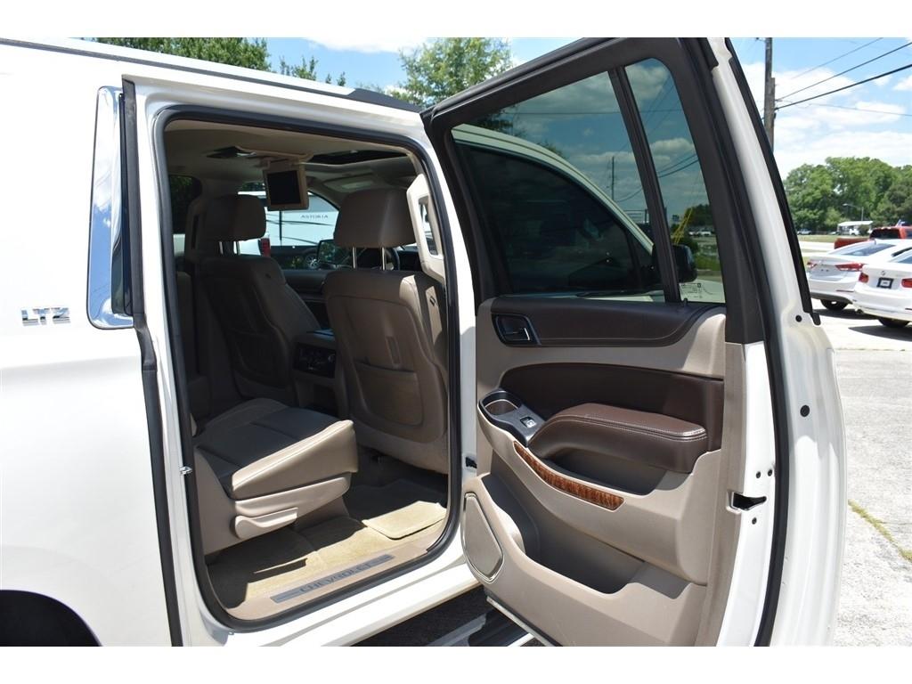 Chevrolet Suburban 4WD 4dr LTZ 2015