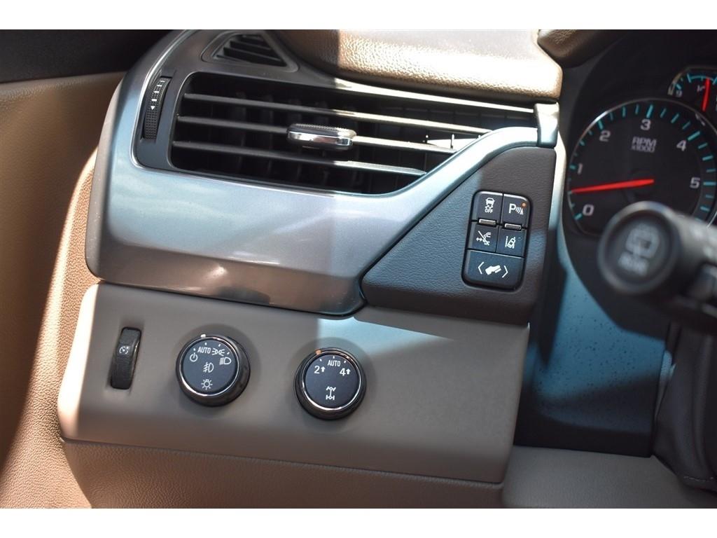Chevrolet Suburban 4WD 4dr LTZ 2015