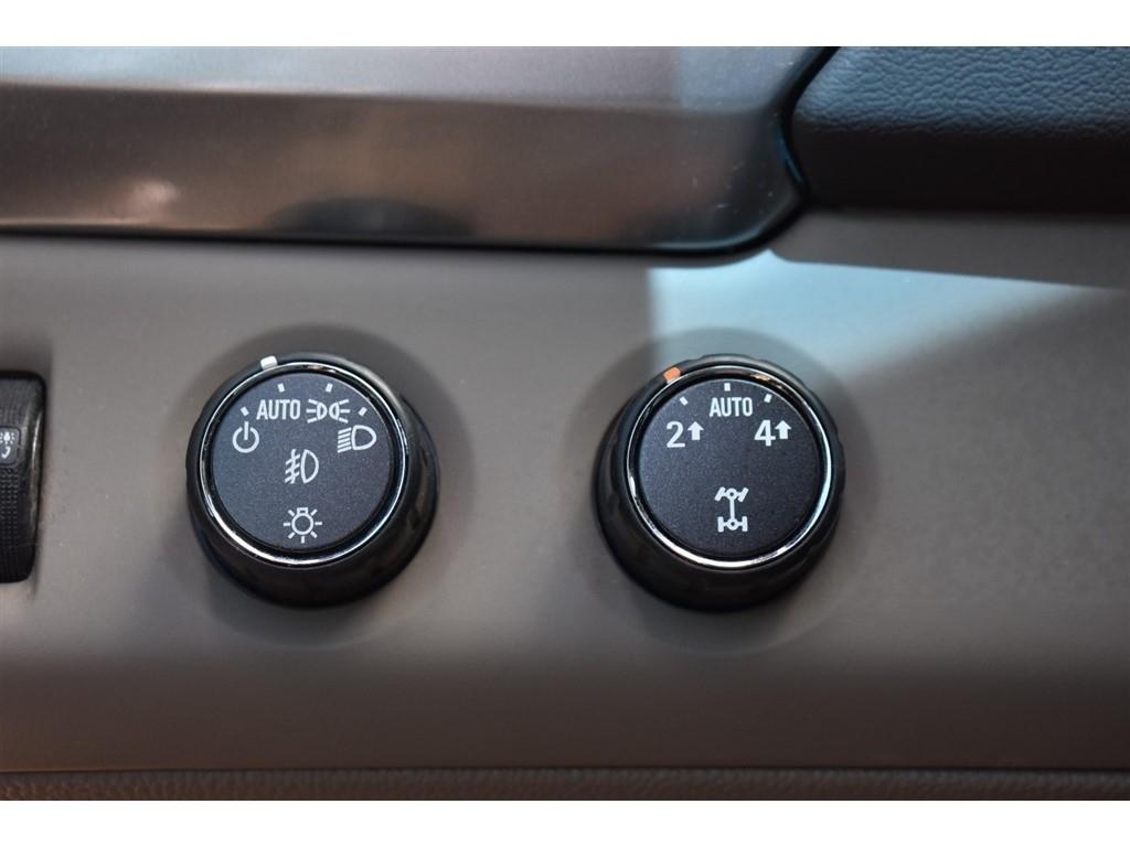 Chevrolet Suburban 4WD 4dr LTZ 2015
