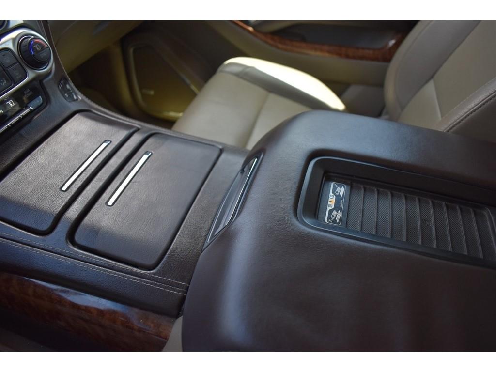 Chevrolet Suburban 4WD 4dr LTZ 2015