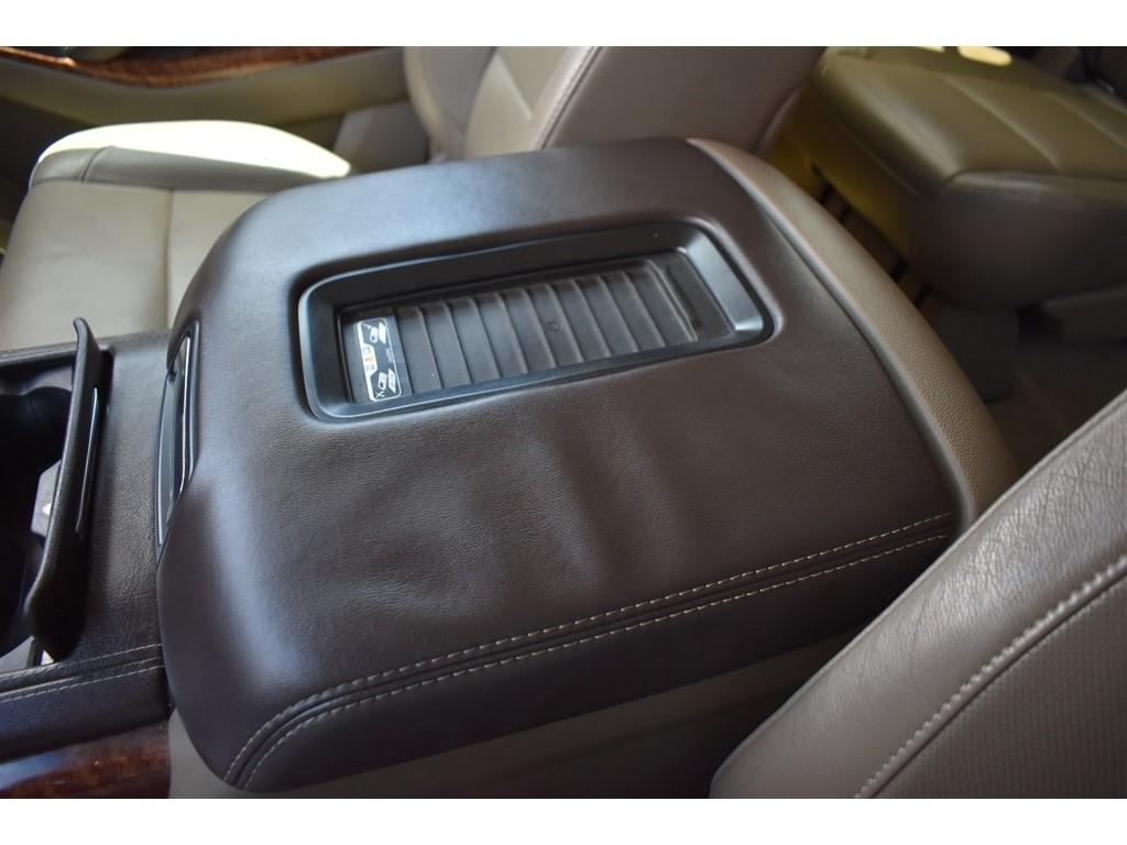 Chevrolet Suburban 4WD 4dr LTZ 2015