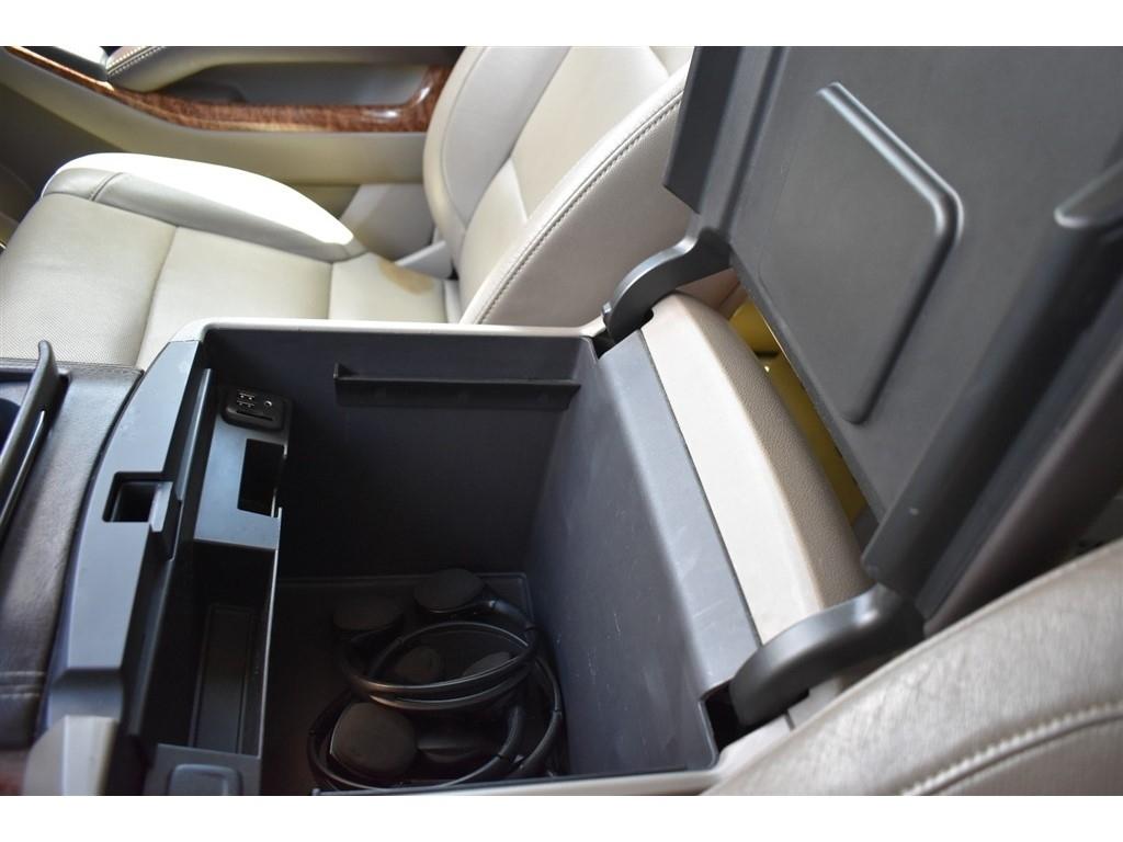 Chevrolet Suburban 4WD 4dr LTZ 2015