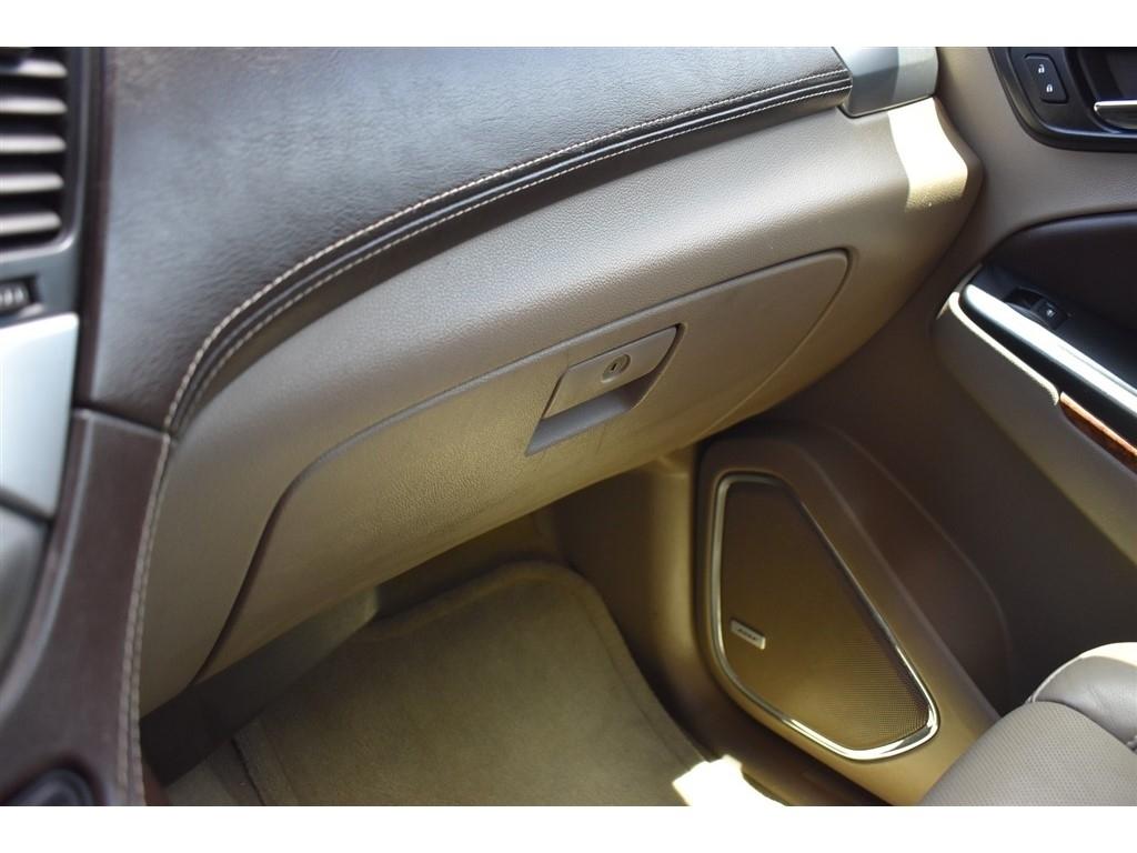Chevrolet Suburban 4WD 4dr LTZ 2015