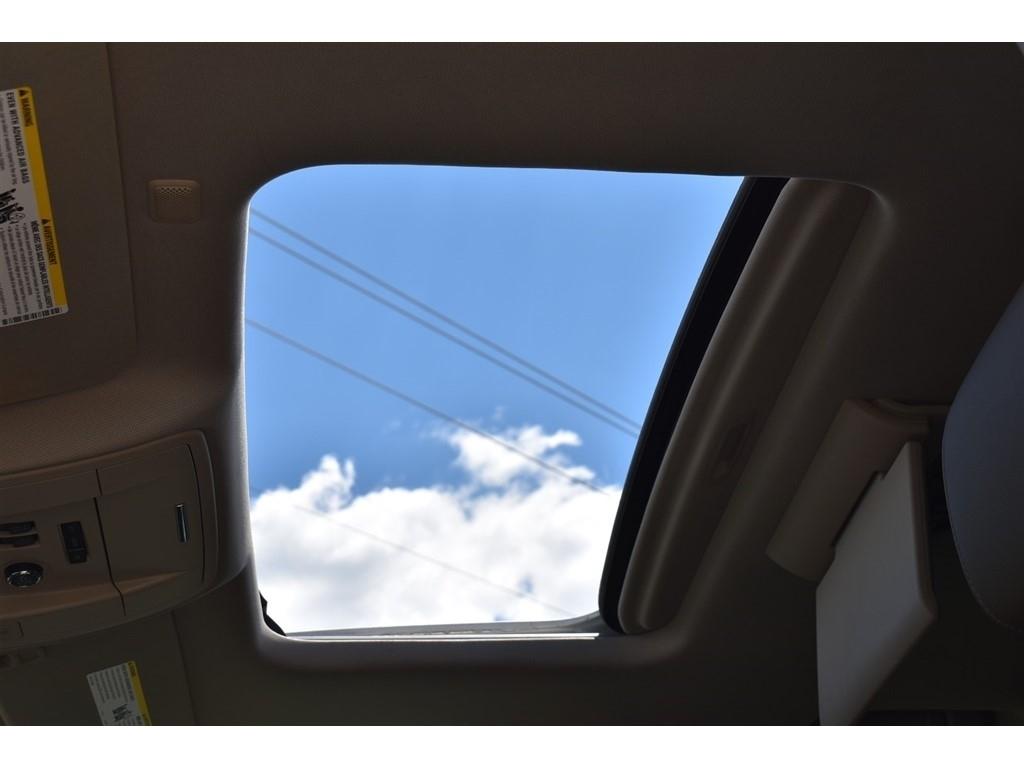 Chevrolet Suburban 4WD 4dr LTZ 2015