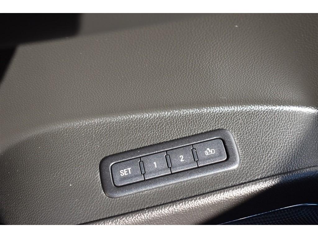 Chevrolet Tahoe 4WD 4dr Premier 2018