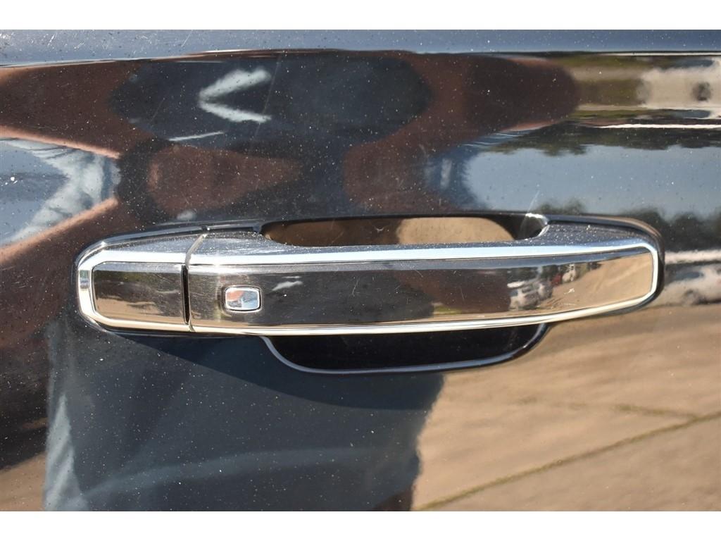 Chevrolet Tahoe 4WD 4dr Premier 2018