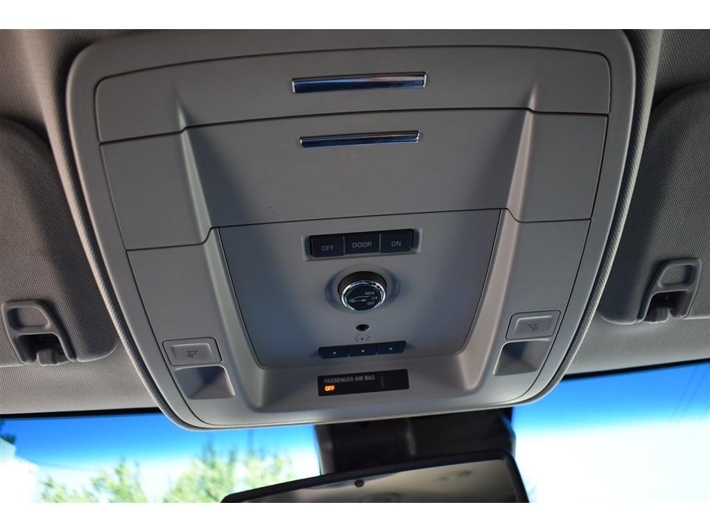 Chevrolet Tahoe 4WD 4dr Premier 2018