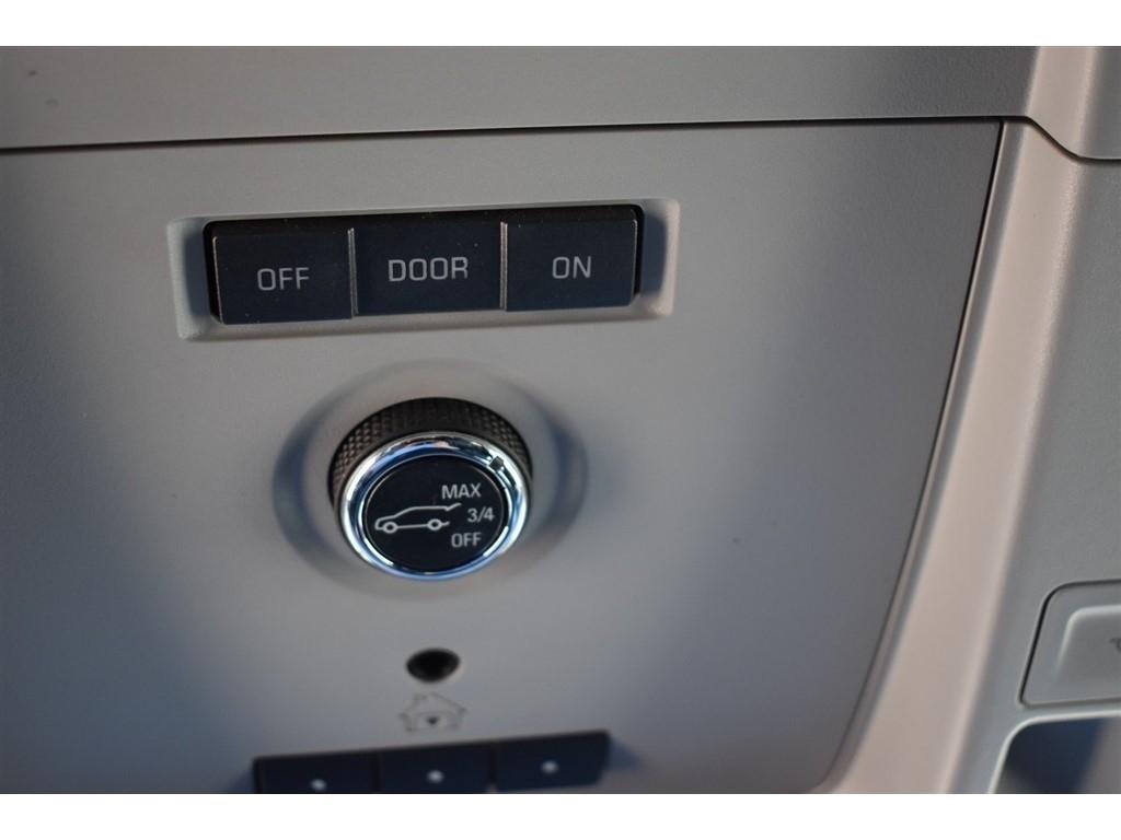 Chevrolet Tahoe 4WD 4dr Premier 2018