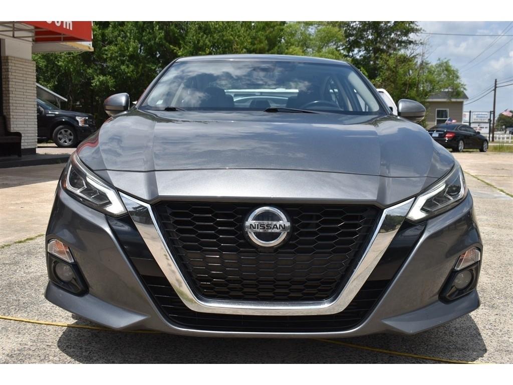 Nissan Altima 2.0 Platinum Sedan 2020