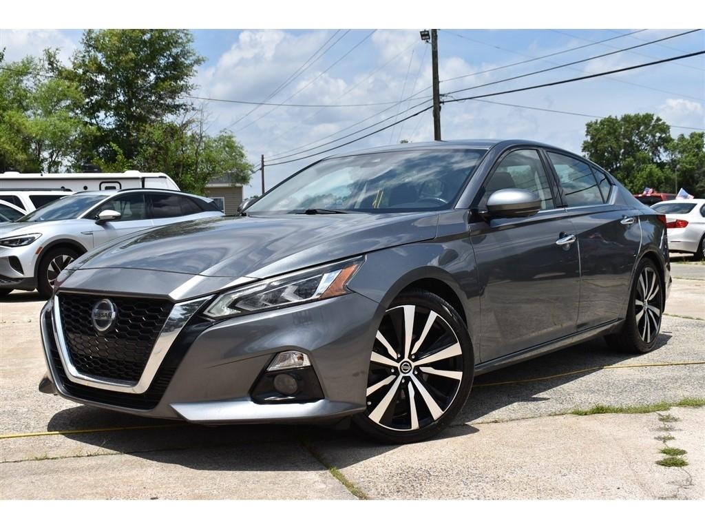 Nissan Altima 2.0 Platinum Sedan 2020