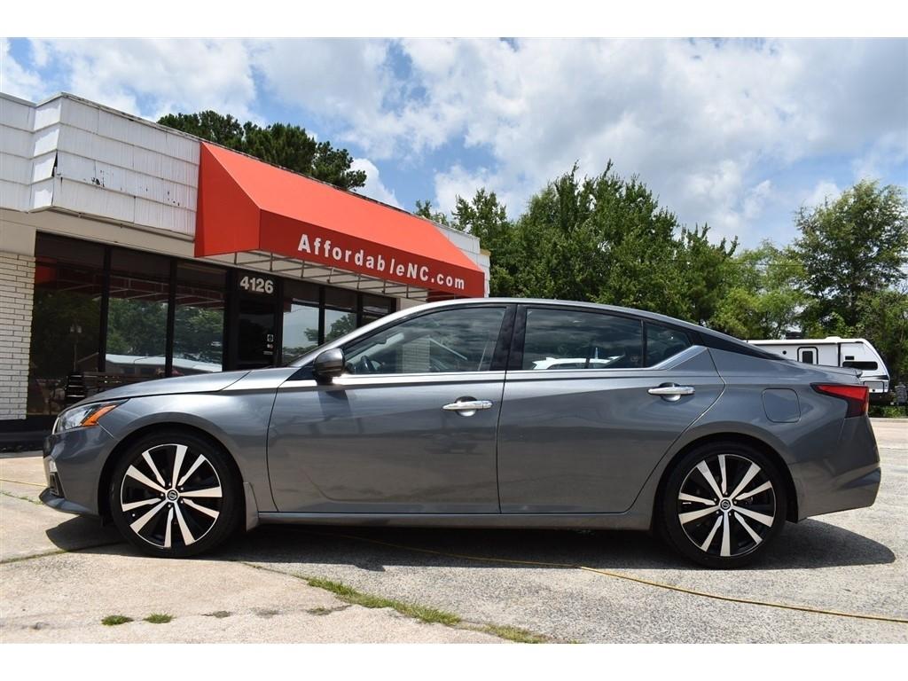 Nissan Altima 2.0 Platinum Sedan 2020