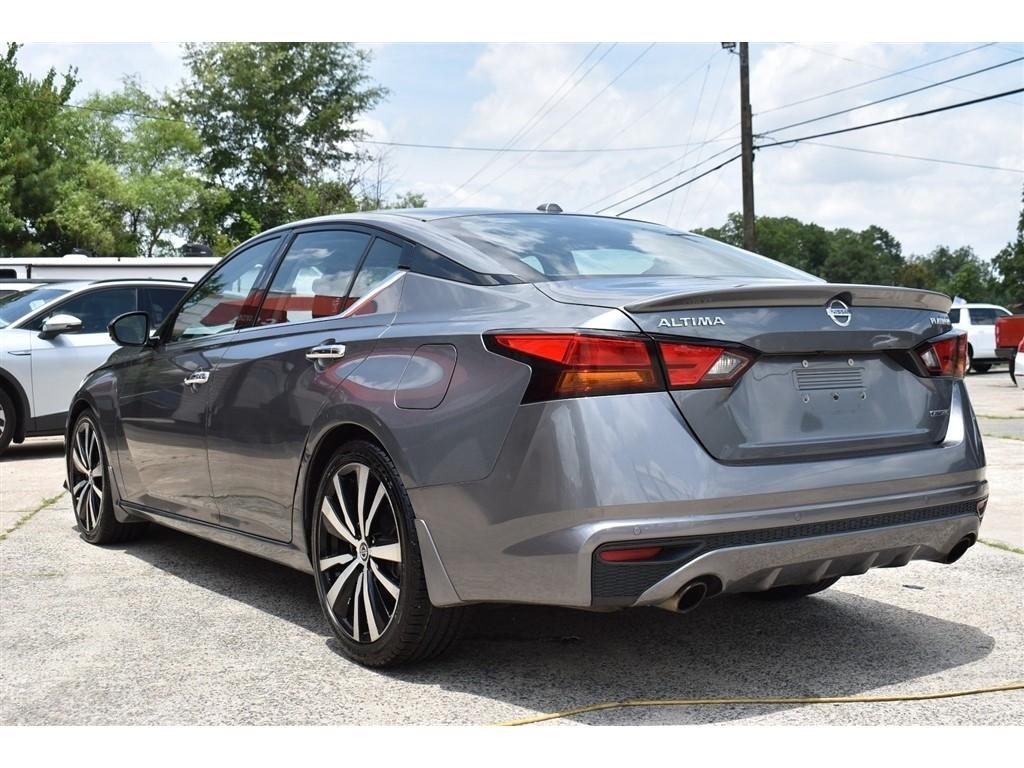 Nissan Altima 2.0 Platinum Sedan 2020
