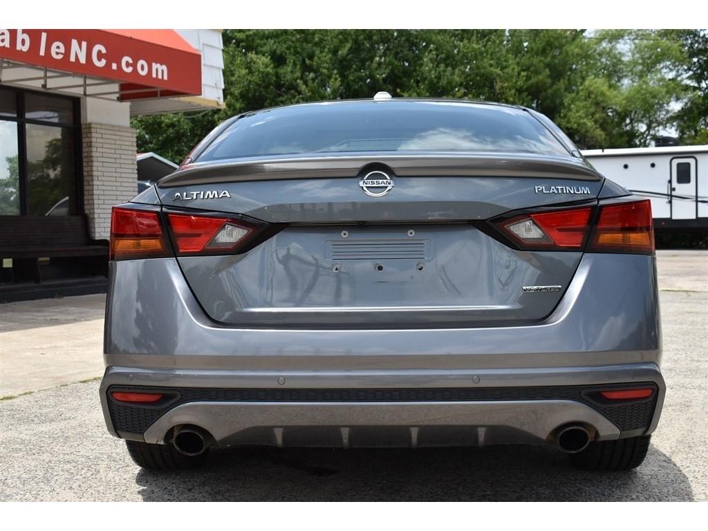 Nissan Altima 2.0 Platinum Sedan 2020