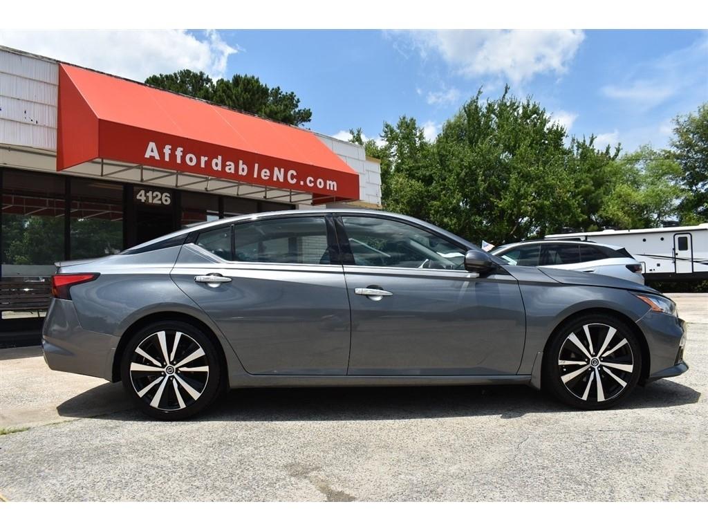Nissan Altima 2.0 Platinum Sedan 2020