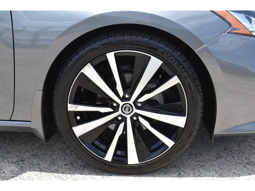 Nissan Altima 2.0 Platinum Sedan 2020