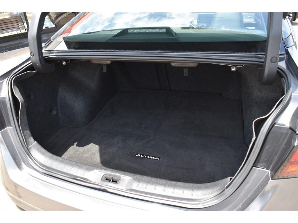 Nissan Altima 2.0 Platinum Sedan 2020