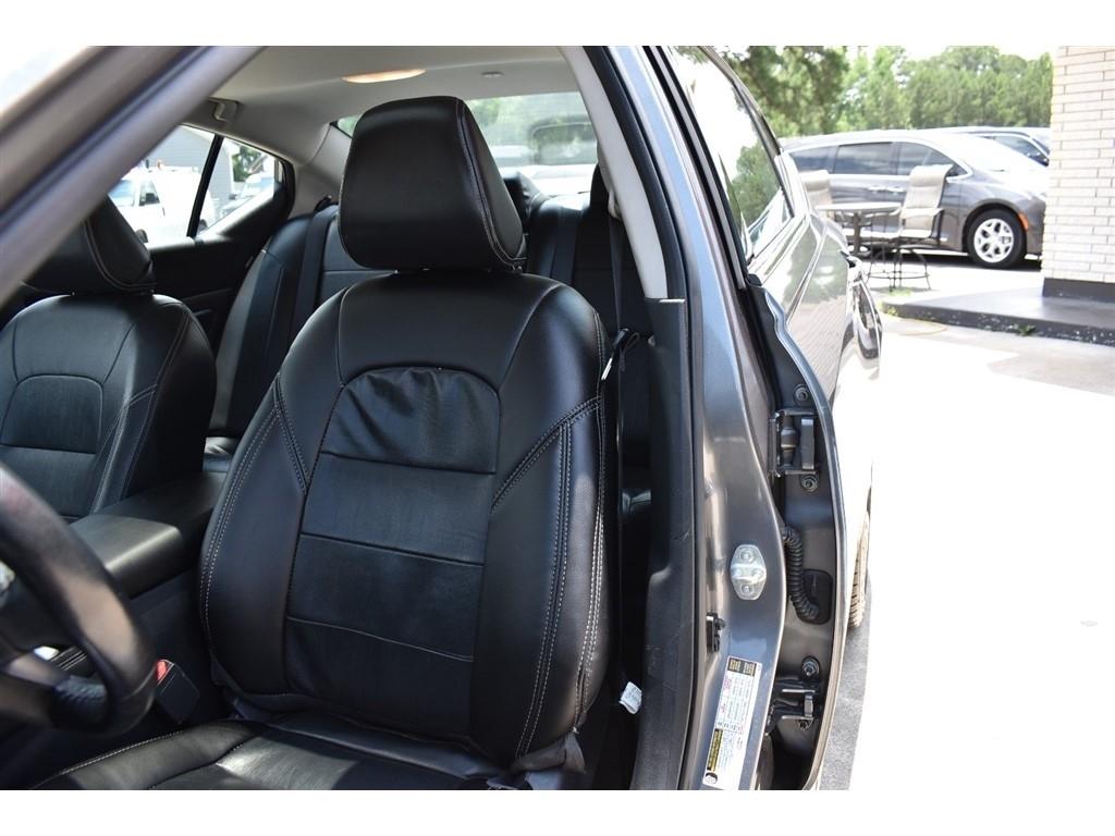 Nissan Altima 2.0 Platinum Sedan 2020