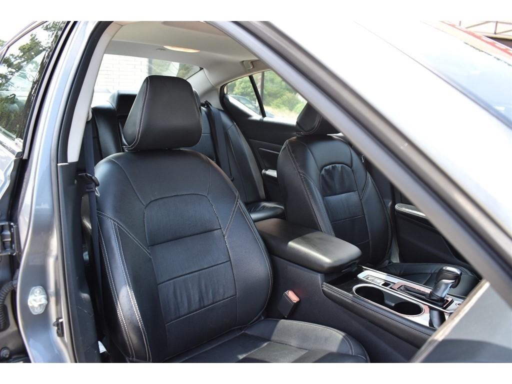 Nissan Altima 2.0 Platinum Sedan 2020