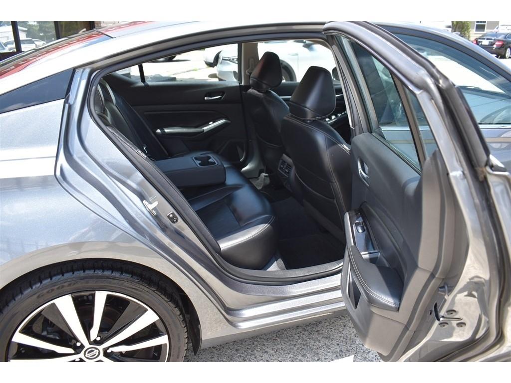 Nissan Altima 2.0 Platinum Sedan 2020