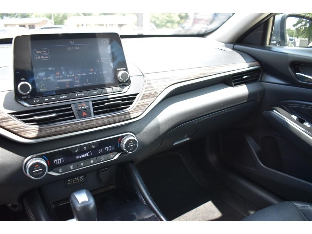 Nissan Altima 2.0 Platinum Sedan 2020