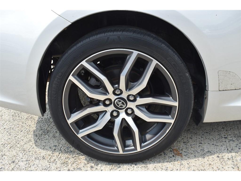 Scion tC 2dr HB Man (Natl) 2014