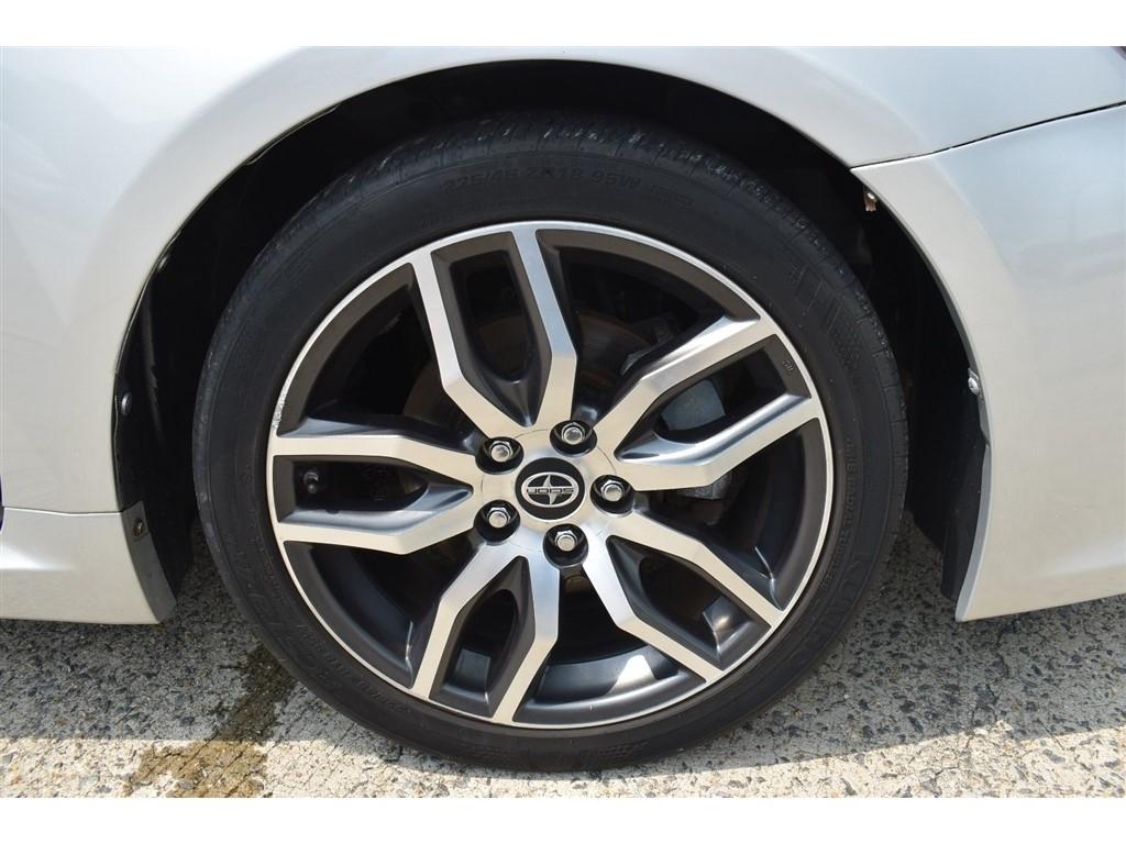 Scion tC 2dr HB Man (Natl) 2014