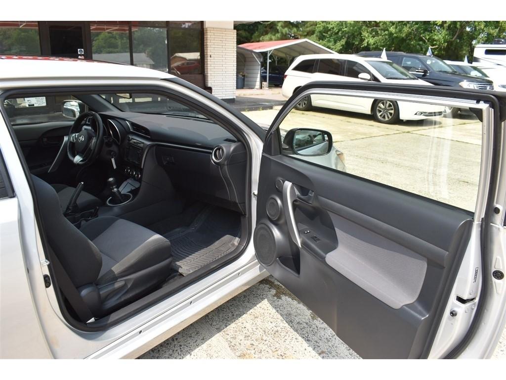 Scion tC 2dr HB Man (Natl) 2014