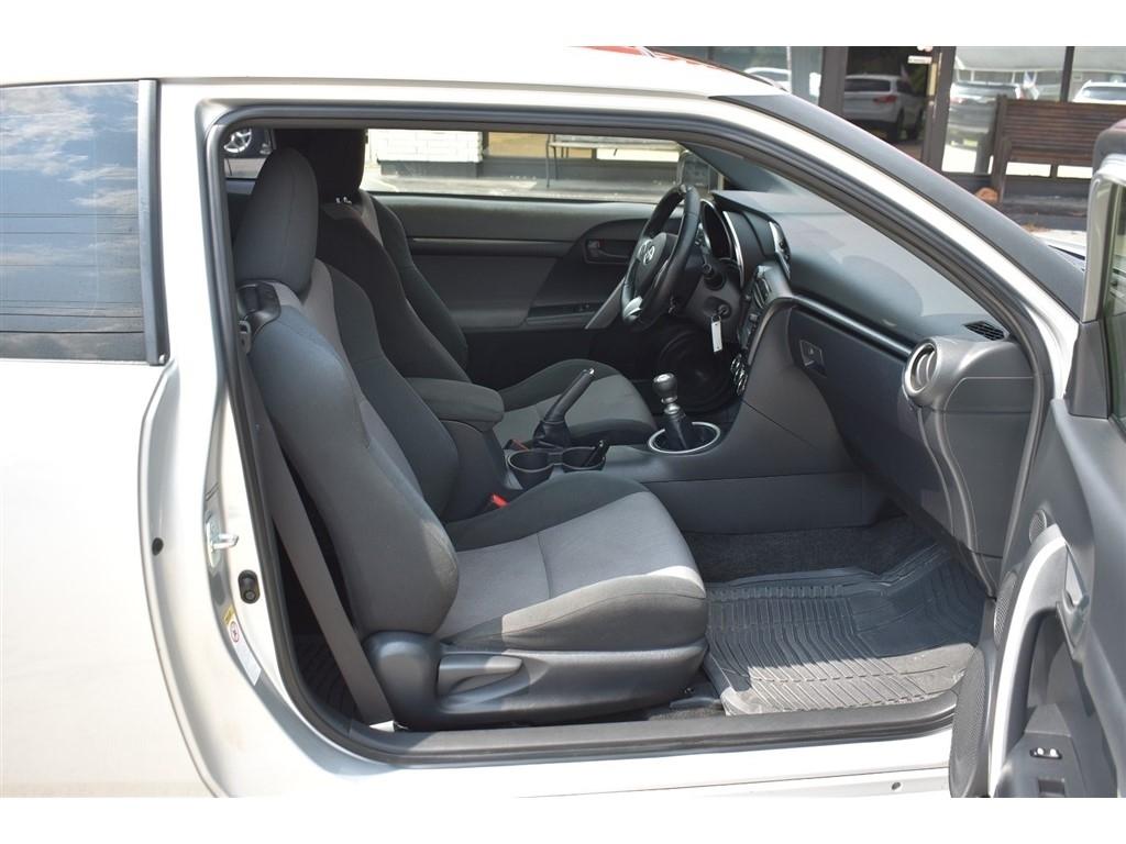 Scion tC 2dr HB Man (Natl) 2014