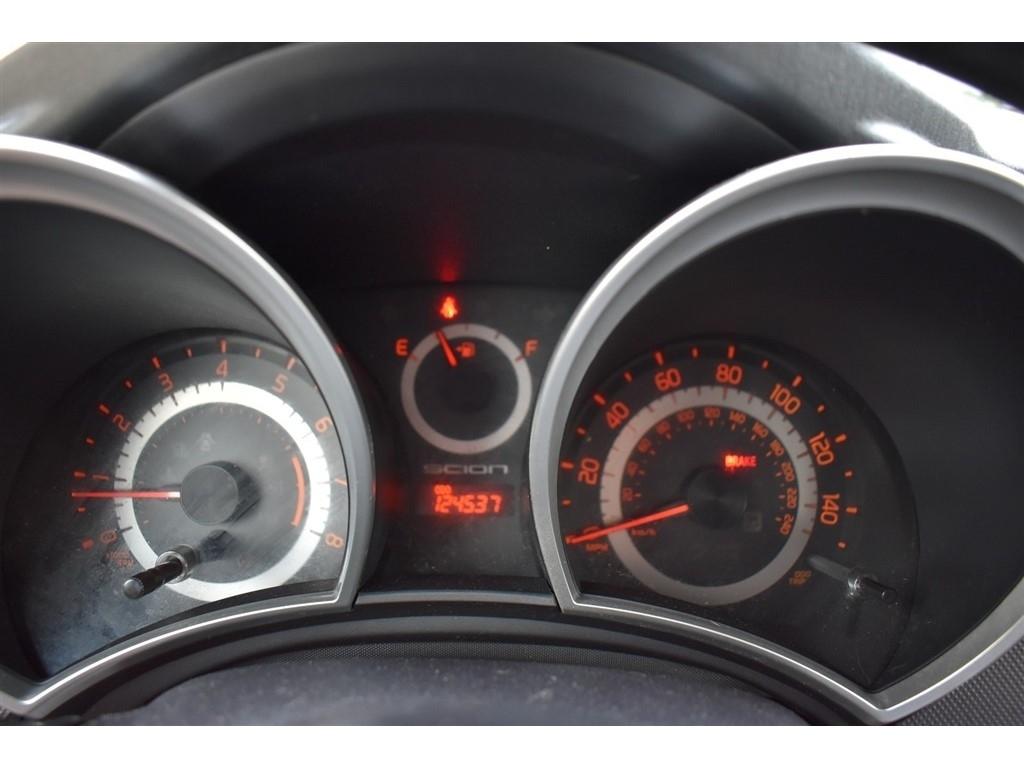 Scion tC 2dr HB Man (Natl) 2014
