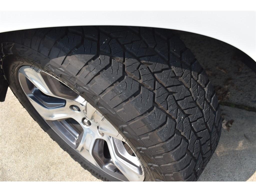 RAM 1500 Laramie 4x4 Crew Cab 5'7" Box 2020
