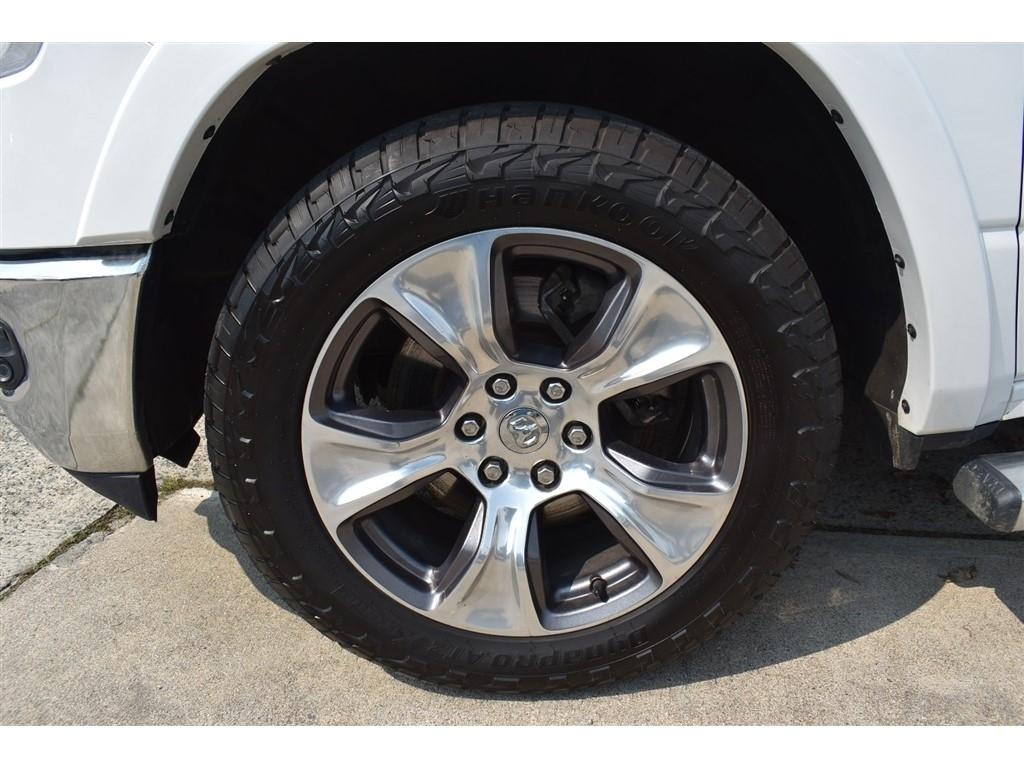 RAM 1500 Laramie 4x4 Crew Cab 5'7" Box 2020