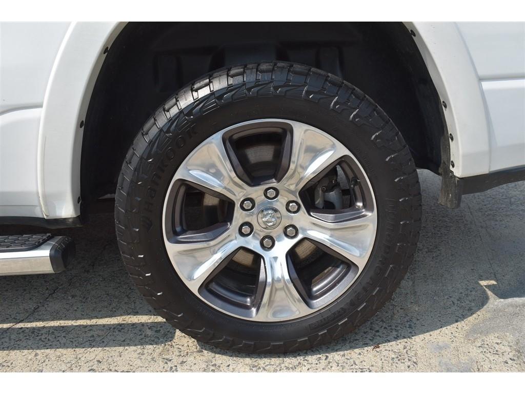RAM 1500 Laramie 4x4 Crew Cab 5'7" Box 2020