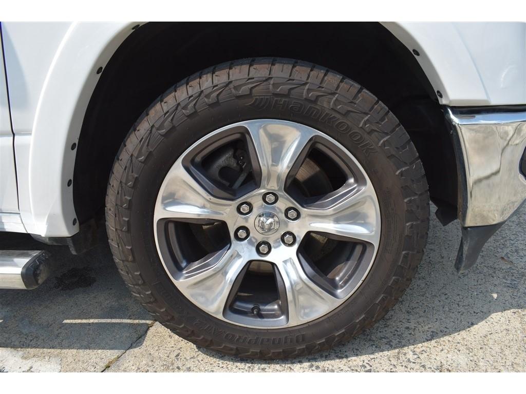 RAM 1500 Laramie 4x4 Crew Cab 5'7" Box 2020