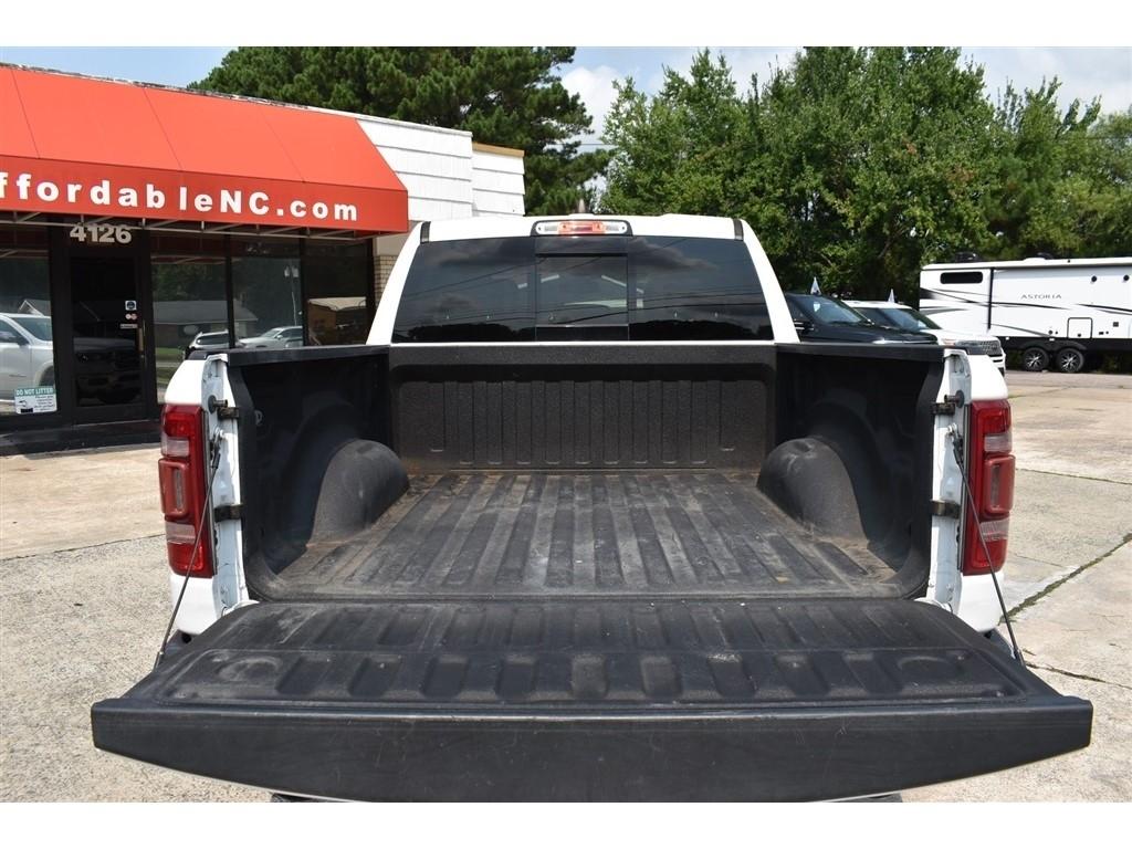 RAM 1500 Laramie 4x4 Crew Cab 5'7" Box 2020