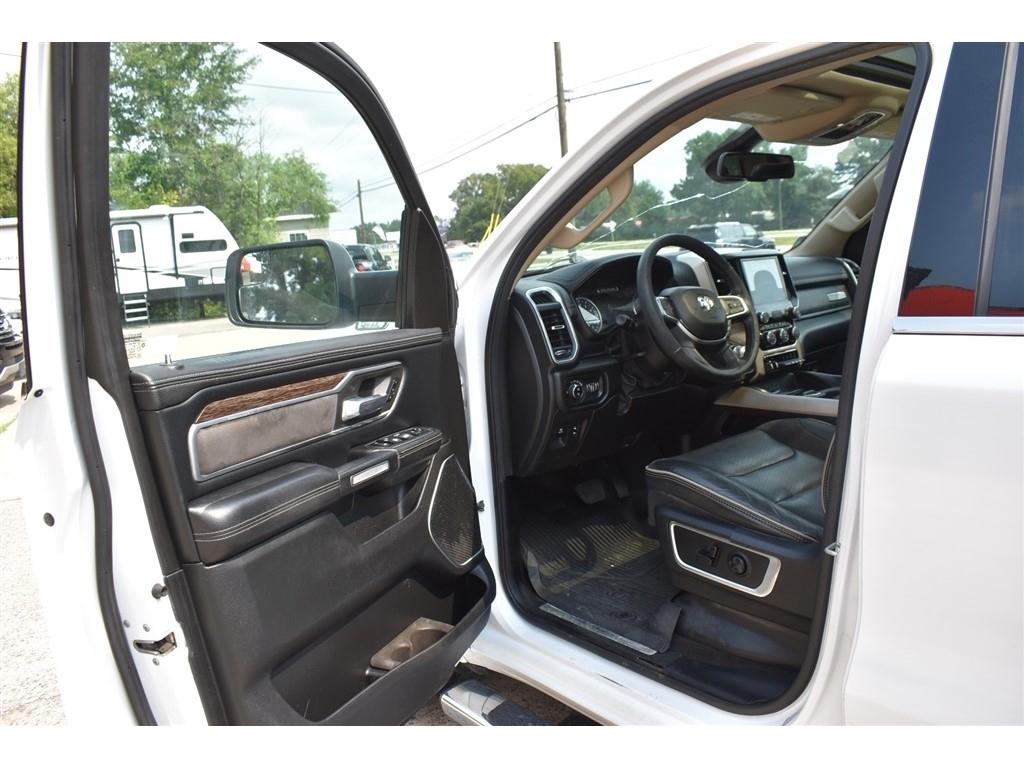 RAM 1500 Laramie 4x4 Crew Cab 5'7" Box 2020