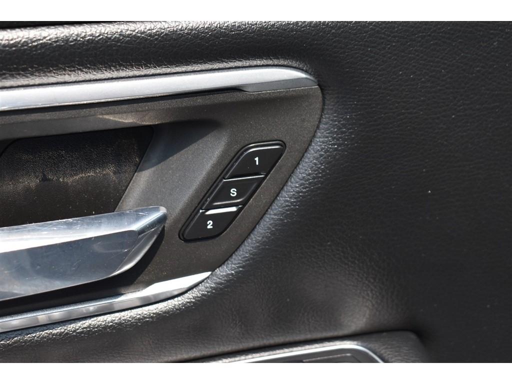 RAM 1500 Laramie 4x4 Crew Cab 5'7" Box 2020