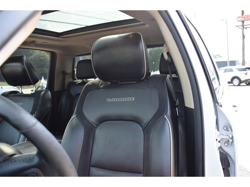 RAM 1500 Laramie 4x4 Crew Cab 5'7" Box 2020